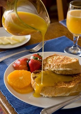 Forum Image: http://s3-media1.ak.yelpcdn.com/bphoto/KJqRkZQ8xKhE3s5kcSIsyA/l.jpg