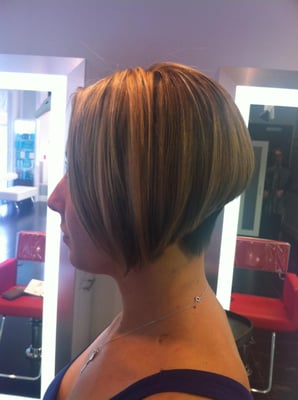 Graduated Bob Hairstyle With Hi Lites And Low Lites | graduated bob haircut with high and low lights yelp Graduated Bob Hairstyle With Hi Lites And Low Lites | graduated bob haircut with high and low lights yelp