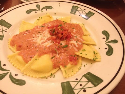 olive garden 5 cheese marinara the gallery for gt olive garden mezzaluna ravioli with five cheese marinara olive garden 5 cheese marinara the gallery for gt olive garden mezzaluna ravioli with five cheese marinara