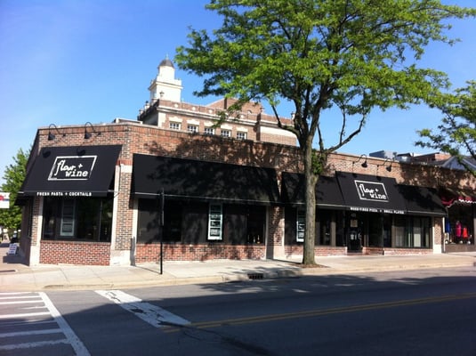 433 north main street, glen ellyn has held host to numerous